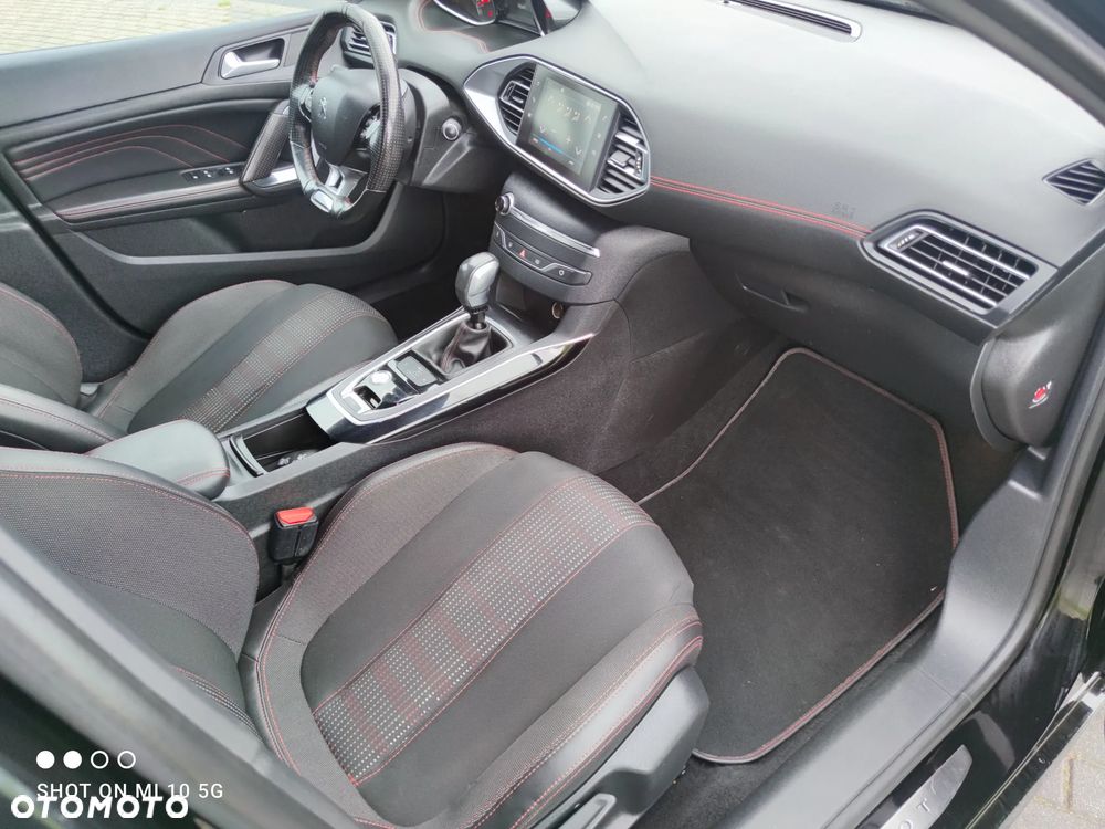Peugeot 308 1.2 PureTech GT S&S EAT8 - 11