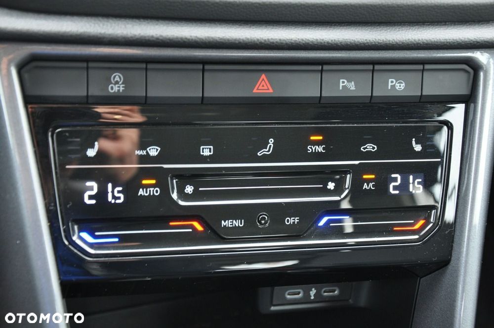 Volkswagen T-Roc - 23