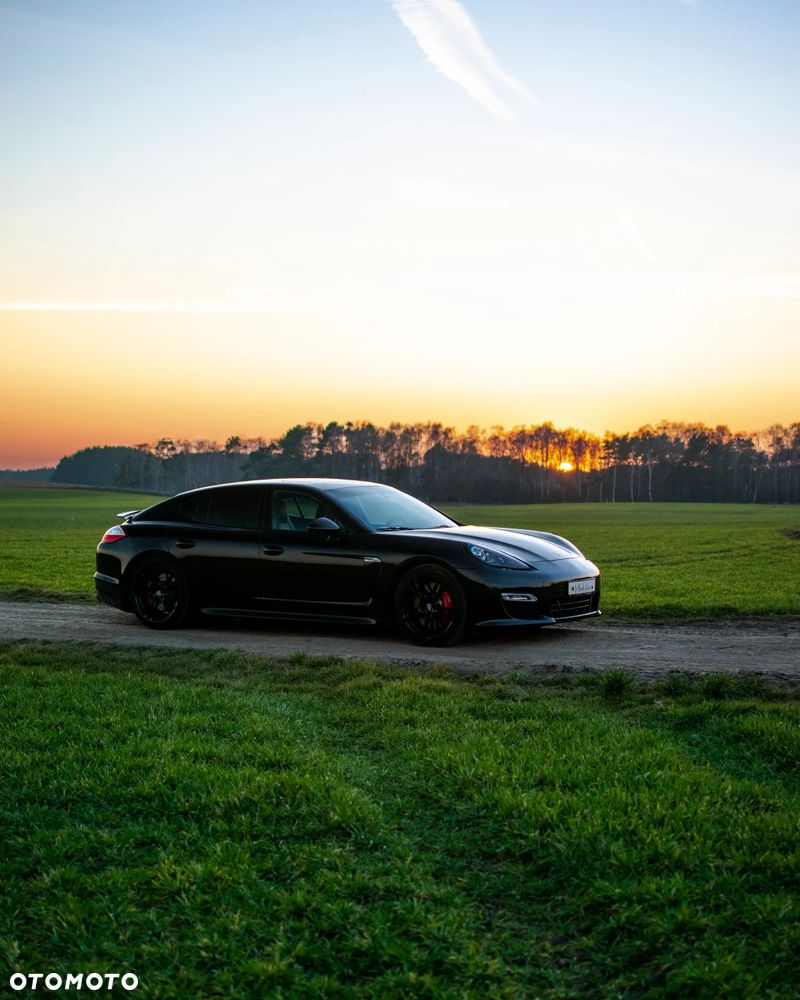 Porsche Panamera - 4