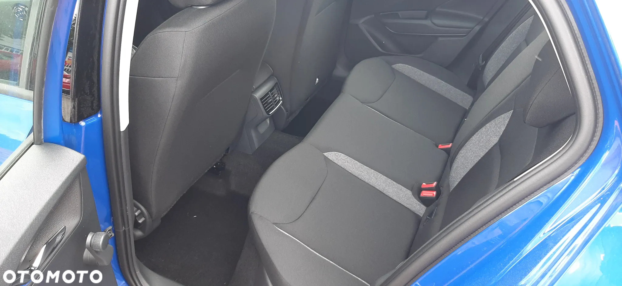 Skoda Fabia 1.0 Essence - 8
