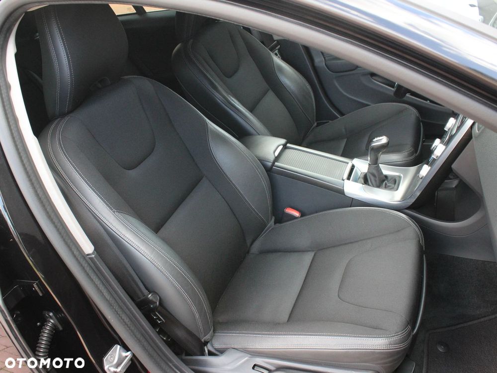 Volvo V60 D2 Drive-E Kinetic - 13