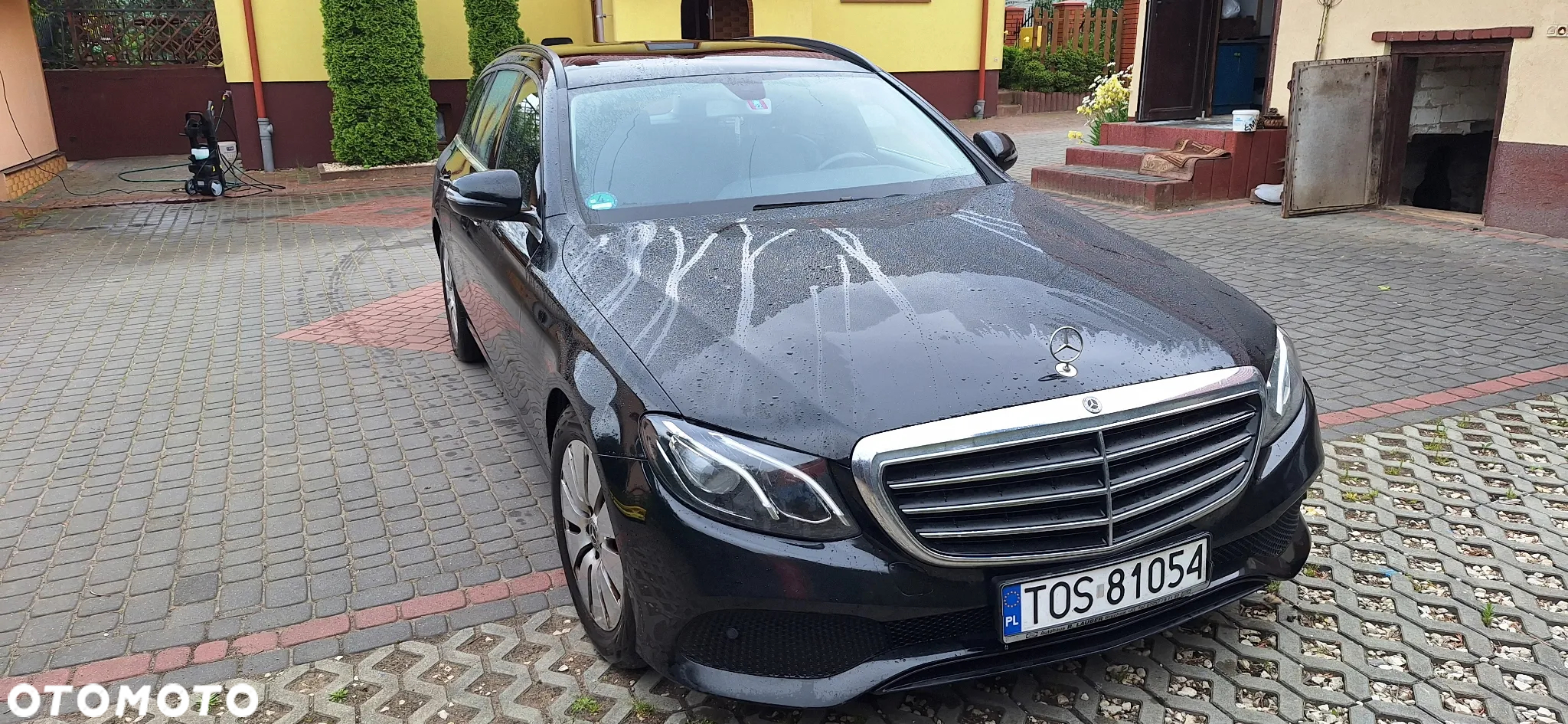 Mercedes-Benz Klasa E 220 d 4Matic T 9G-TRONIC - 23