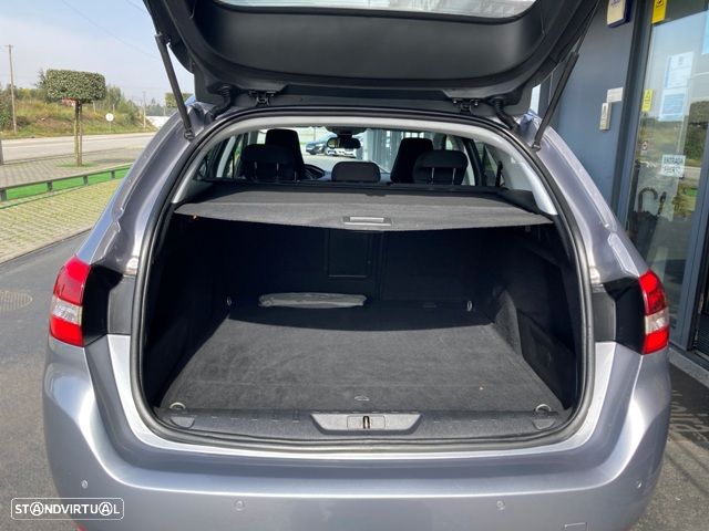 Peugeot 308 SW BlueHDi 130 EAT8 Style - 34