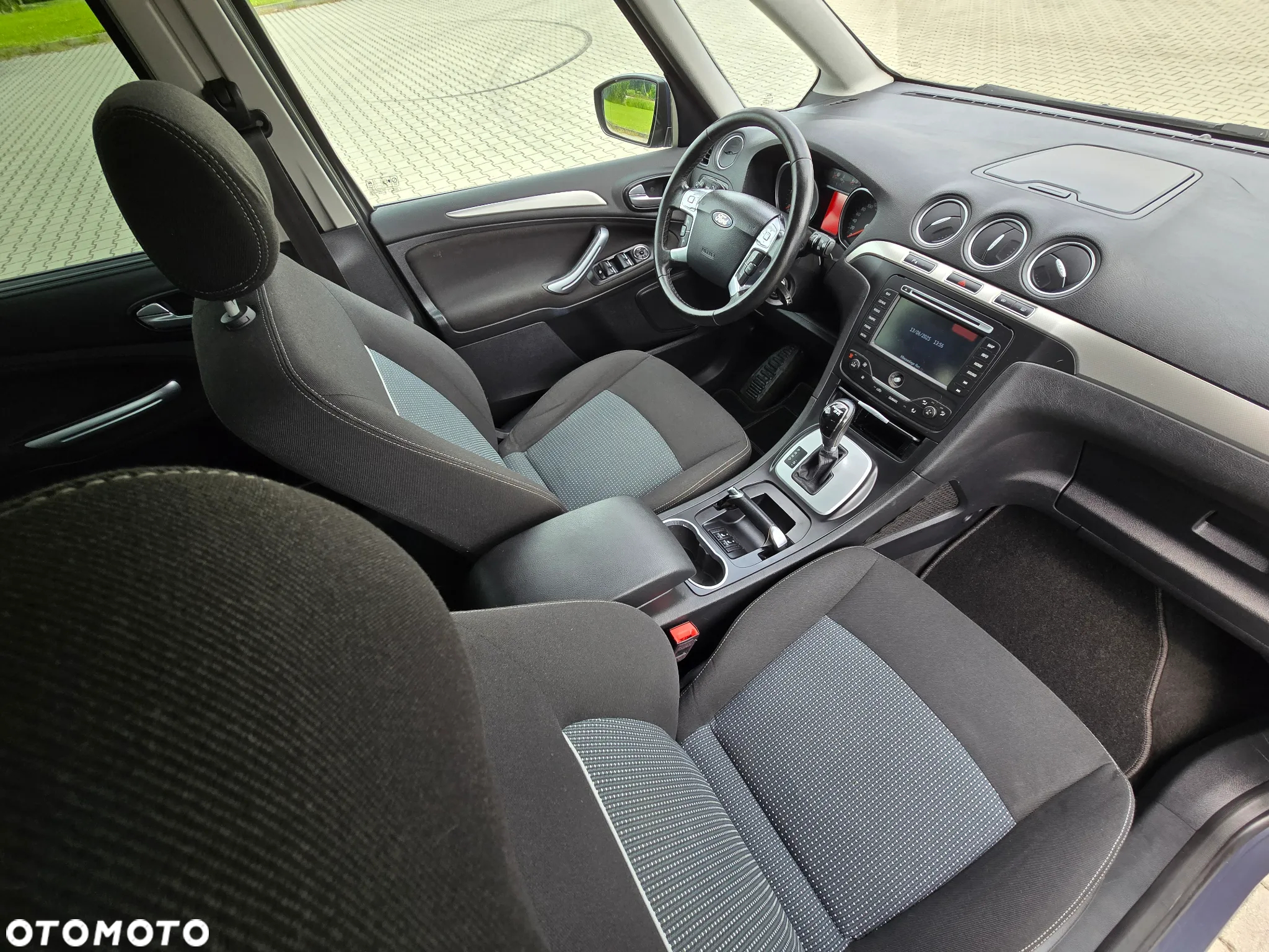 Ford Galaxy - 12