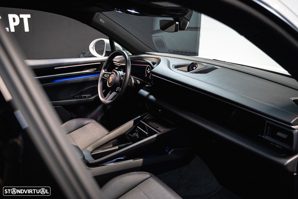 Porsche Macan Electric 4 - 23