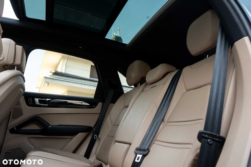 Porsche Cayenne S - 31