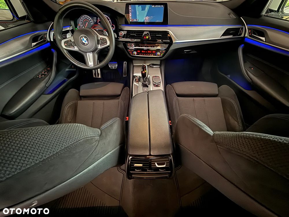 BMW Seria 5 520d xDrive M Sport sport - 24