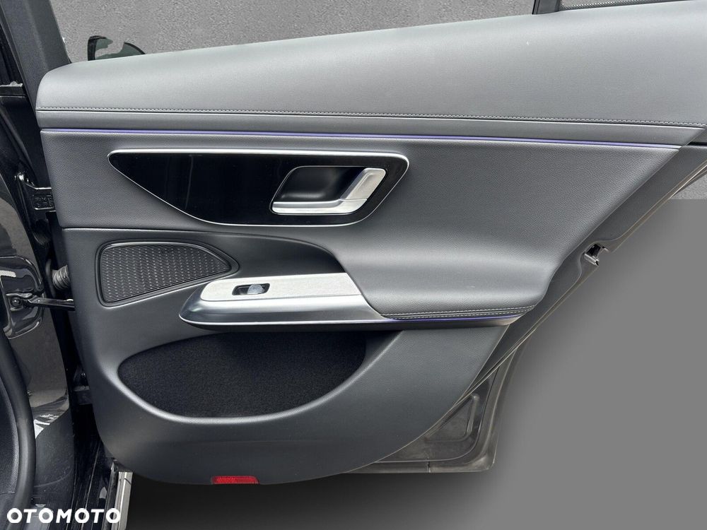Mercedes-Benz Klasa E - 23