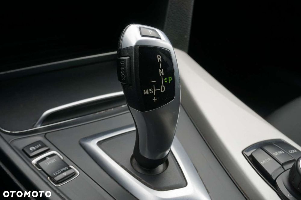BMW Seria 3 318d Advantage - 9