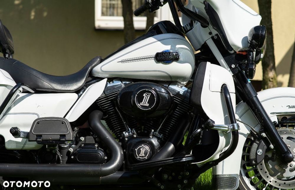 Harley-Davidson FLHTCU Ultra - 11