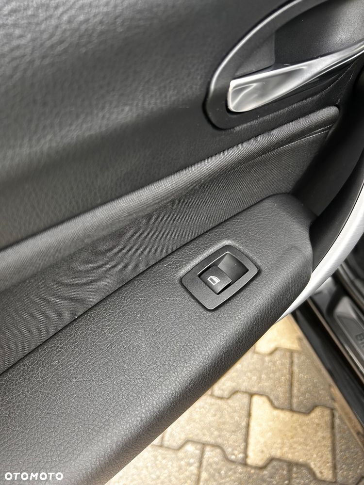 BMW Seria 1 118i Sport Line - 13