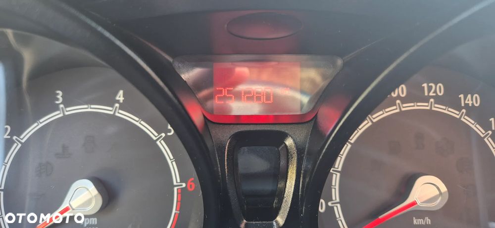 Ford Fiesta - 10