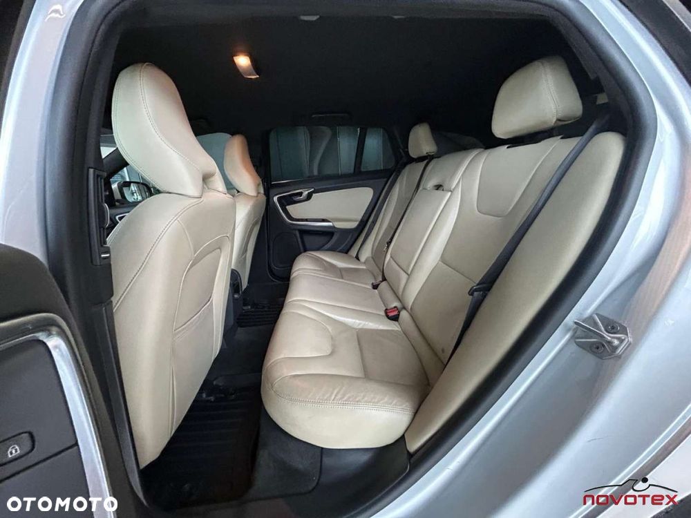 Volvo V60 D4 Geartronic Summum - 26