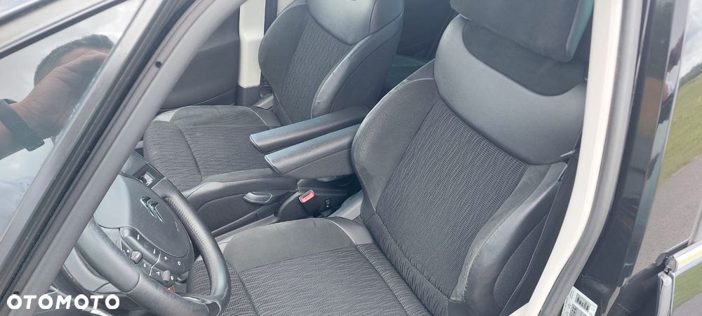 Citroën C4 Picasso 2.0 HDi FAP Exclusive - 12