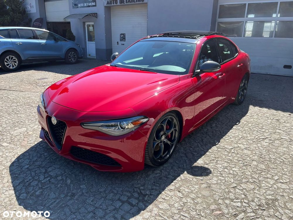 Alfa Romeo Giulia - 1