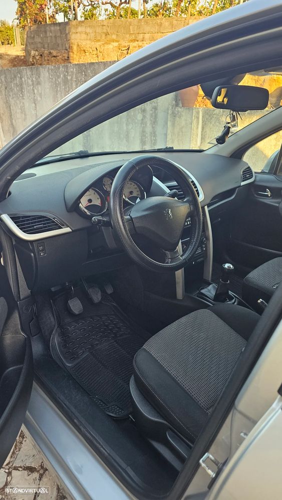 Peugeot 207 1.4 16V Sport - 6