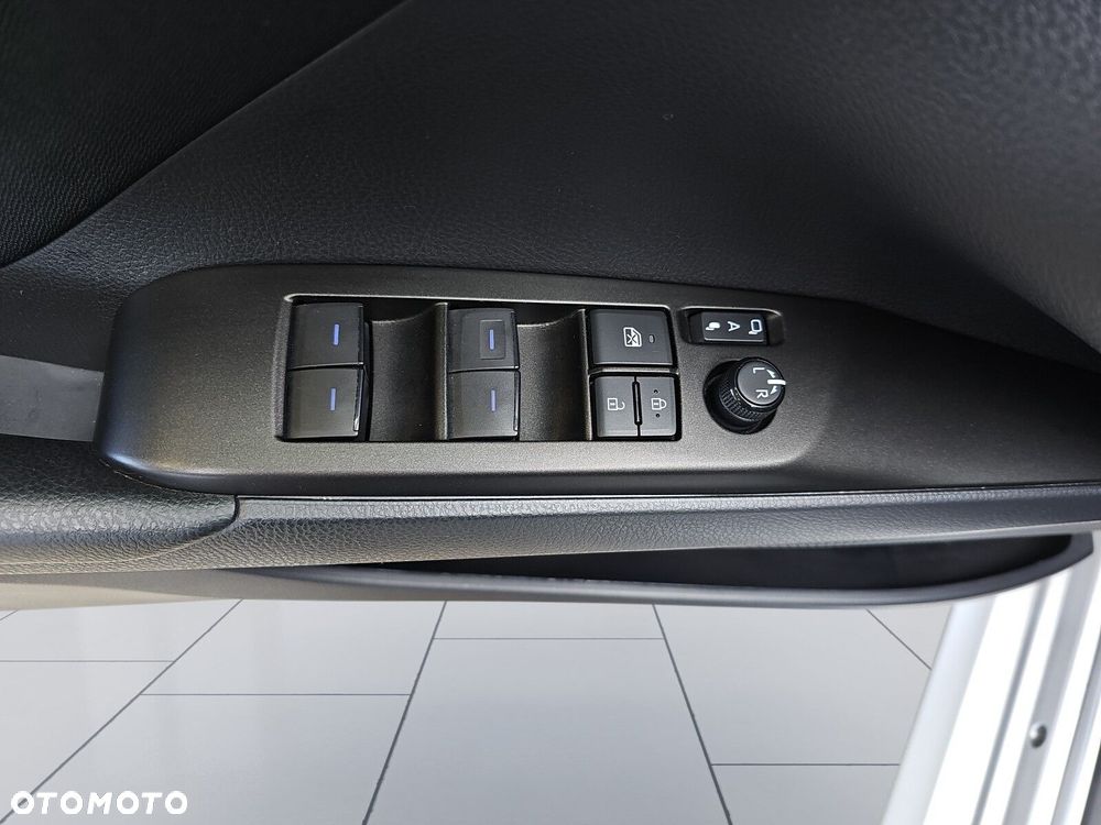 Toyota Camry 2.5 Hybrid Comfort CVT - 23