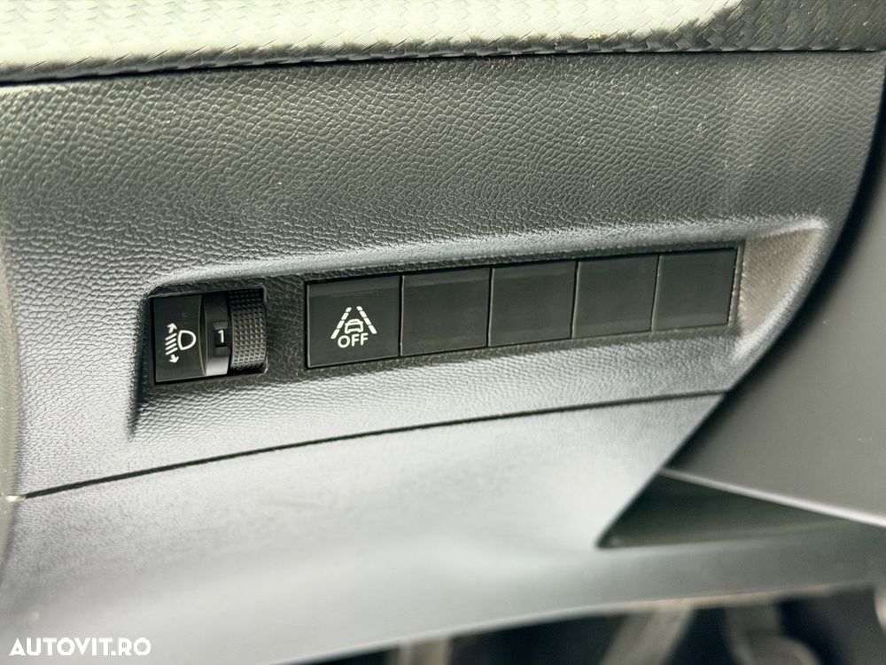 Peugeot 208 BlueHDi 100 Active Pack - 12