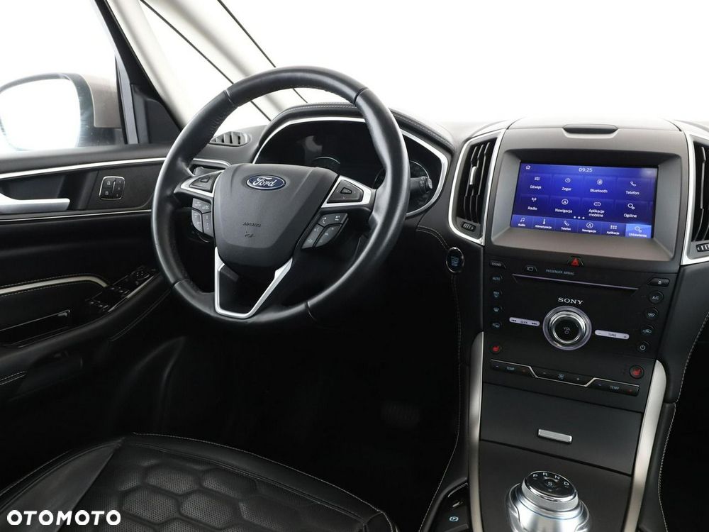 Ford S-Max - 17