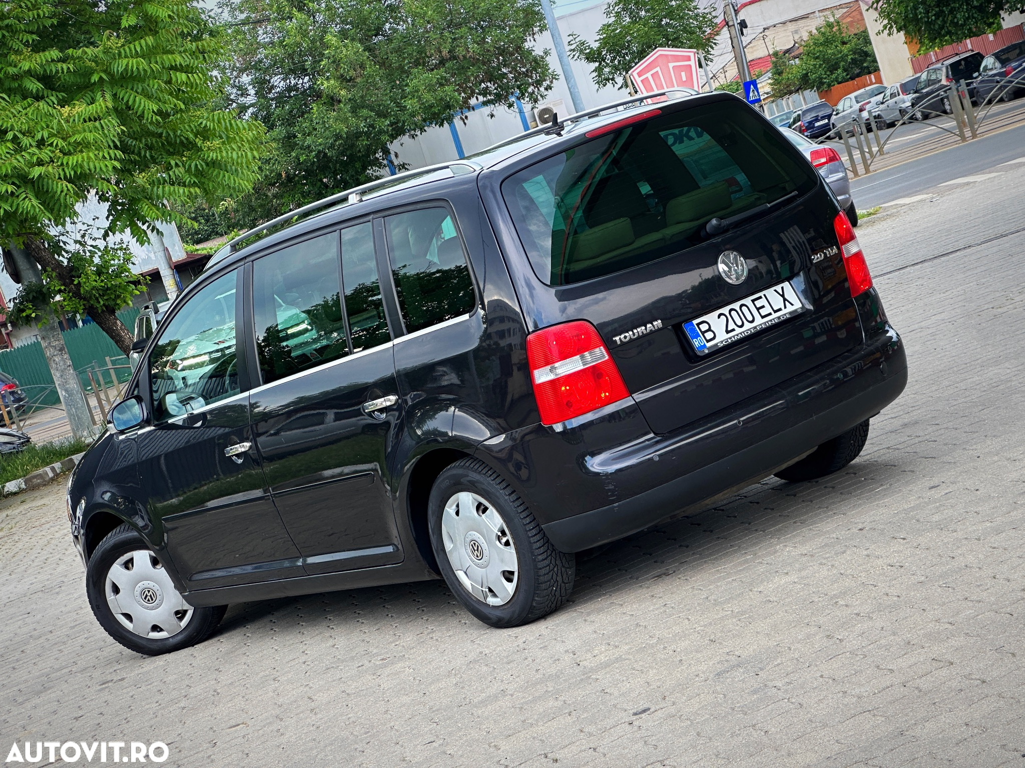 Volkswagen Touran 2.0TDI Highline - 8