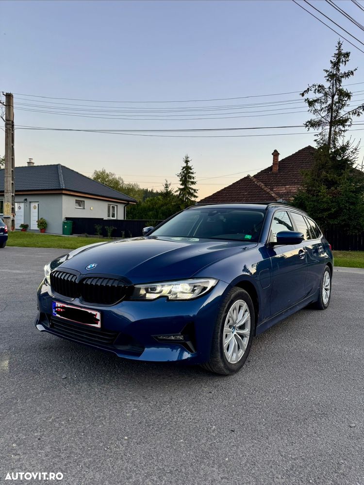 BMW Seria 3 320i Aut. Luxury Line - 1
