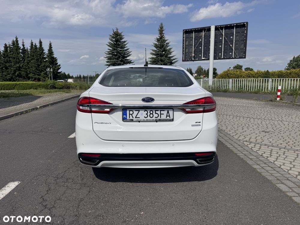 Ford Fusion 2.0 EcoBoost Titanium - 8