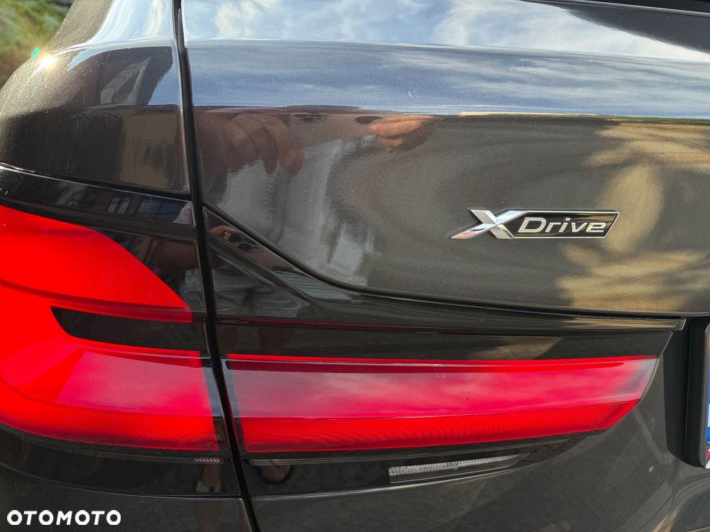 BMW Seria 5 530e xDrive Luxury Line sport - 11