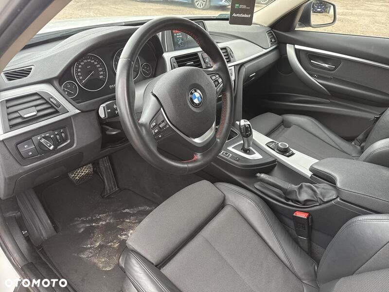 BMW Seria 3 318i GPF - 11
