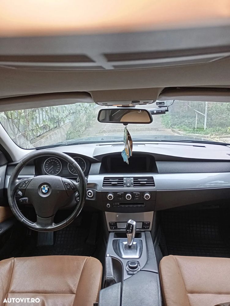 BMW Seria 5 520d Touring Aut. - 13
