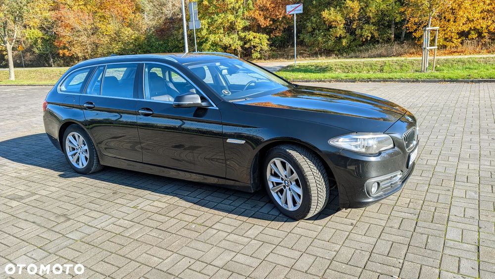 BMW Seria 5 520d Touring Luxury Line - 16