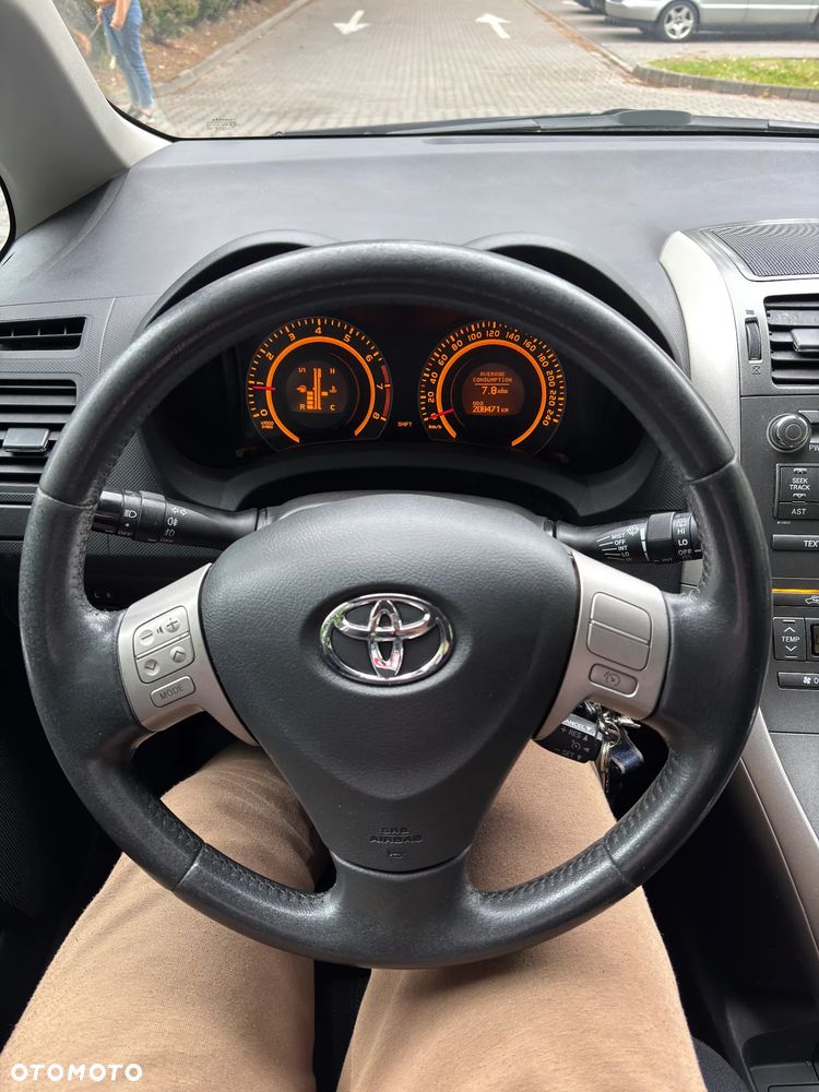 Toyota Auris 1.6 VVT-i Sol - 10