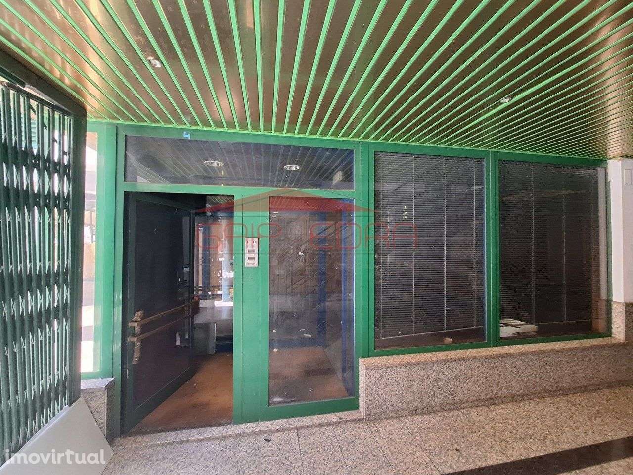 Duas Lojas no centro histórico de Bragança restauração ou comércio - Grande imagem: 2/23