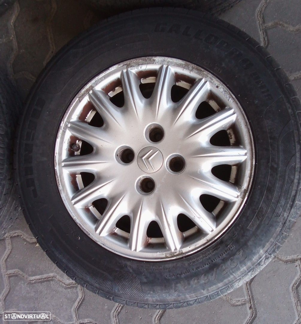 Jantes Citroen C5 R15 com pneus 205/65 furação 4x108 - 2