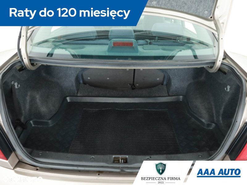 Nissan Almera - 16