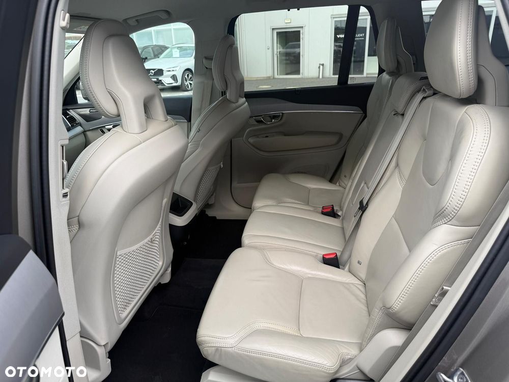 Volvo XC 90 - 16