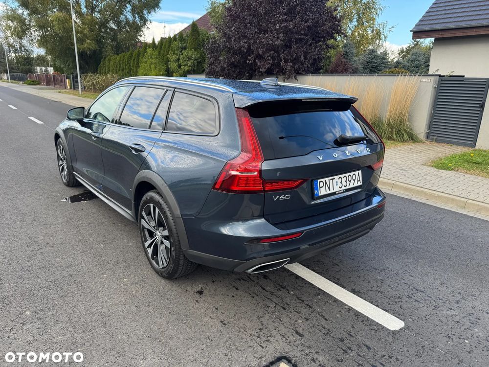 Volvo V60 Cross Country 2019 photo 4