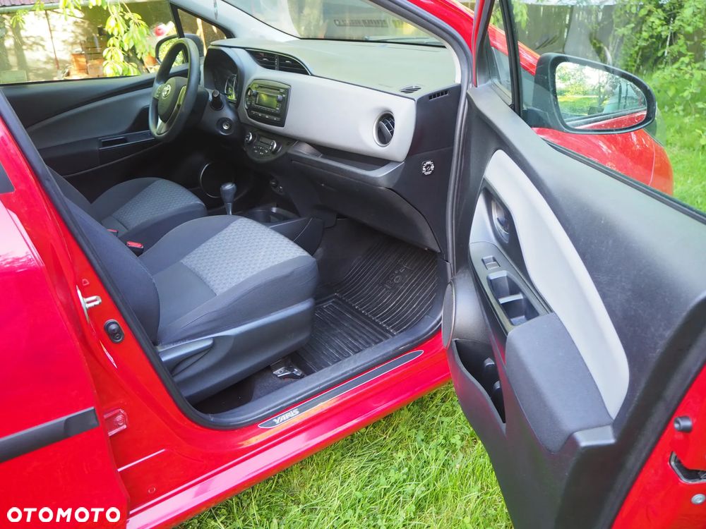 Toyota Yaris Hybrid 100 Life - 6