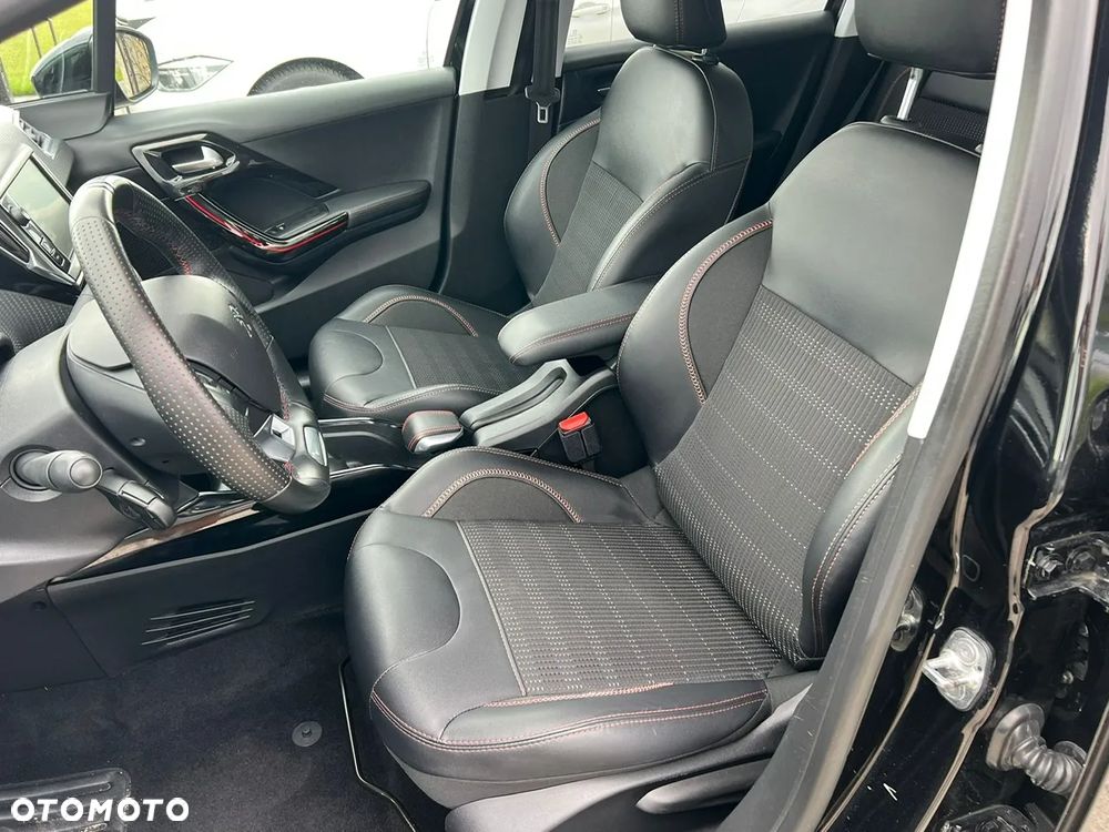 Peugeot 2008 PureTech 110 Stop&Start EAT6 GT-Line Edition - 9