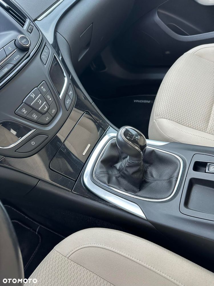 Opel Insignia - 10