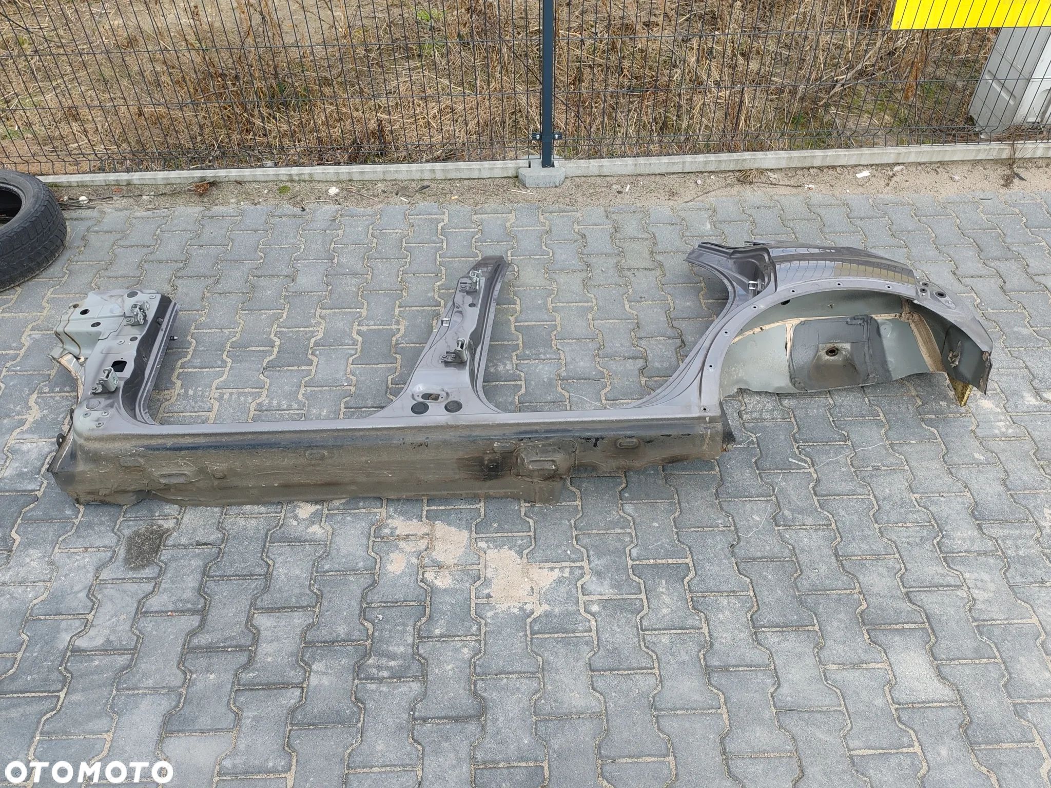 Próg słupek lewy błotnik tył ćwiatrka TEKNG Renault Captur I 13-18 - 1