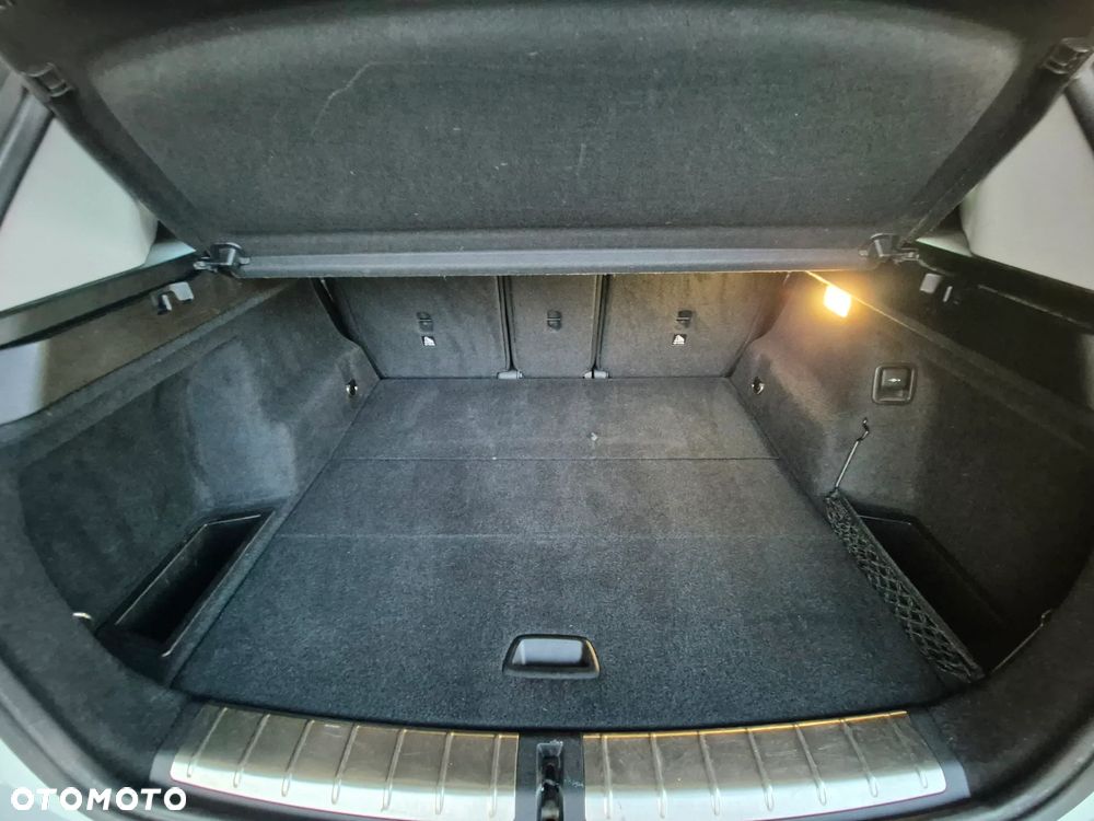 BMW X1 sDrive18i GPF xLine - 22