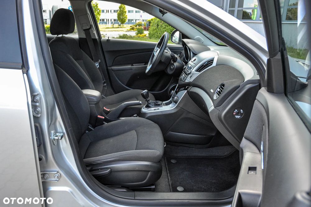 Chevrolet Cruze - 11