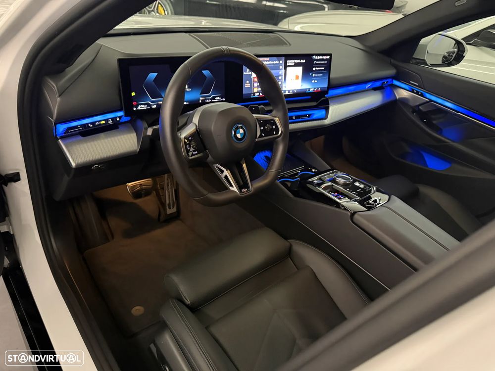 BMW 530 e Pack Desportivo M Pro - 26