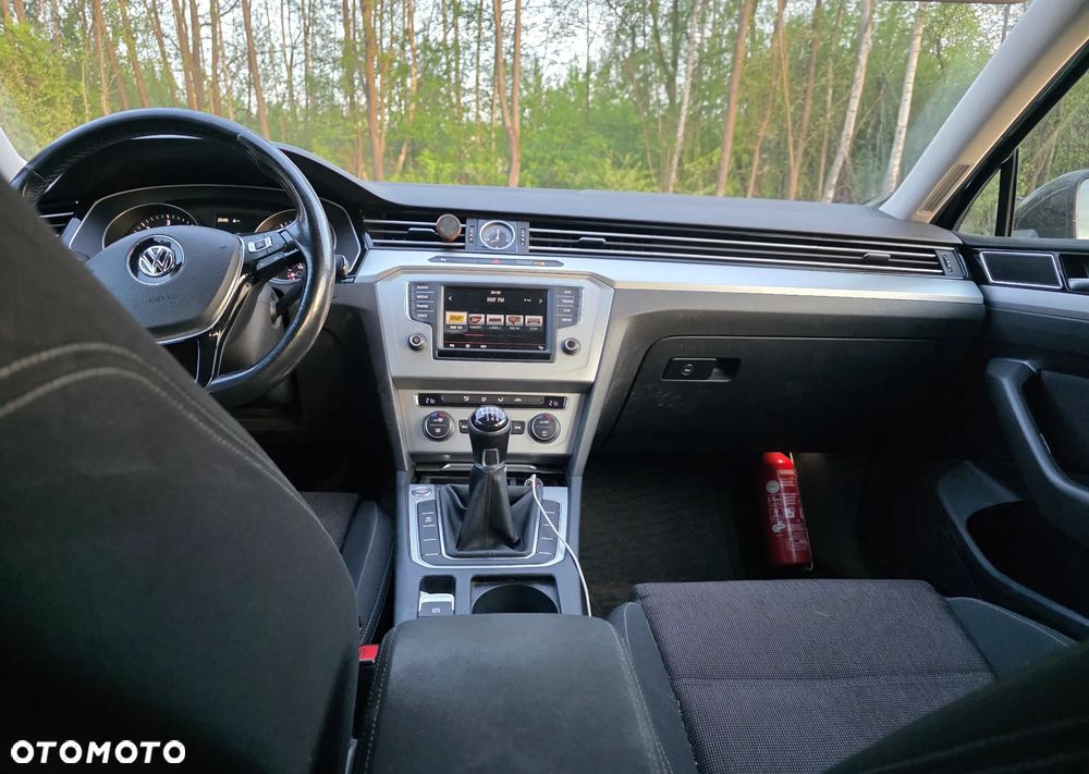 Volkswagen Passat 1.6 TDI BMT Comfortline - 4
