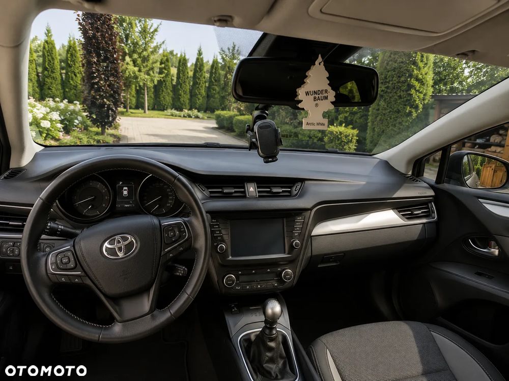 Toyota Avensis 1.8 Prestige - 8