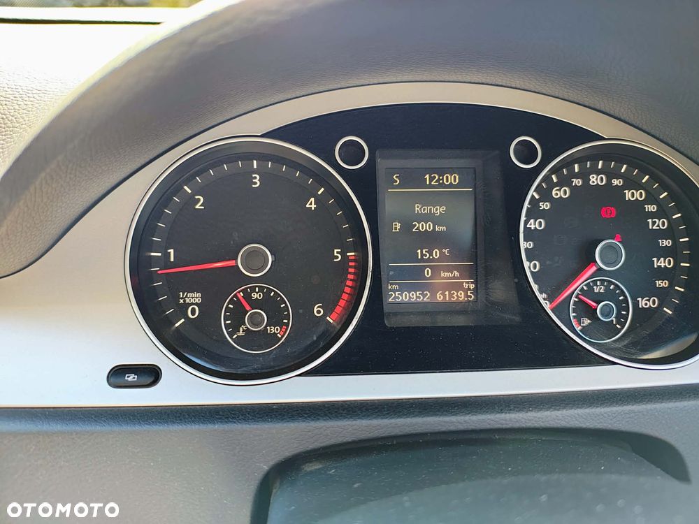 Volkswagen Passat 2.0 TDI Highline - 10