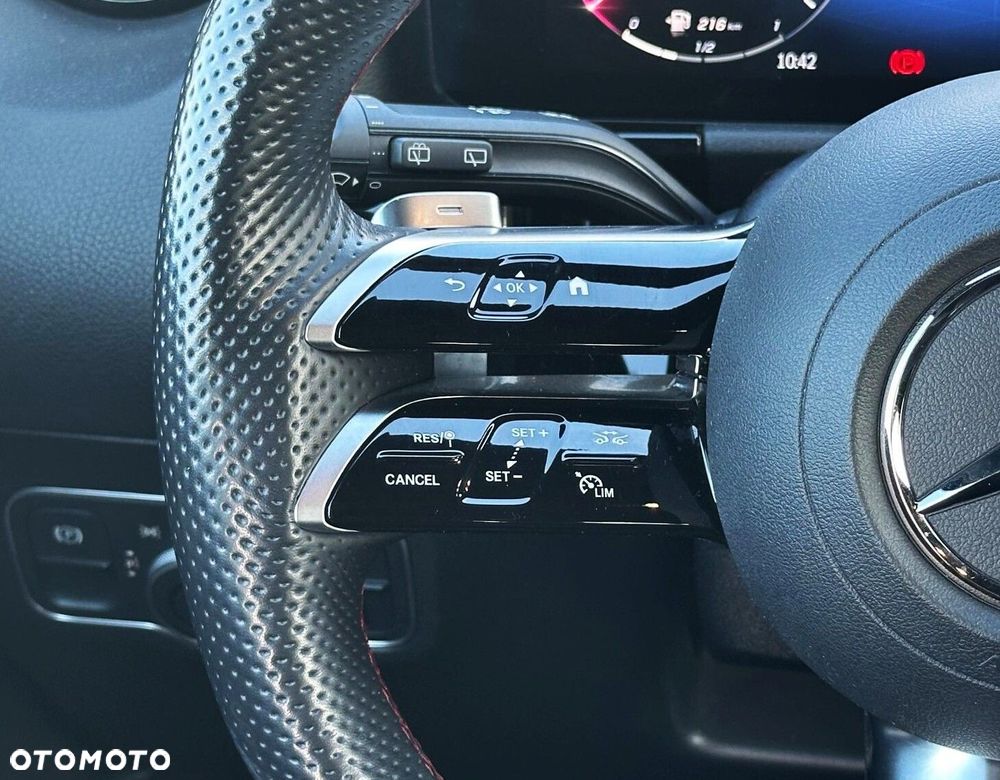 Mercedes-Benz GLA - 15