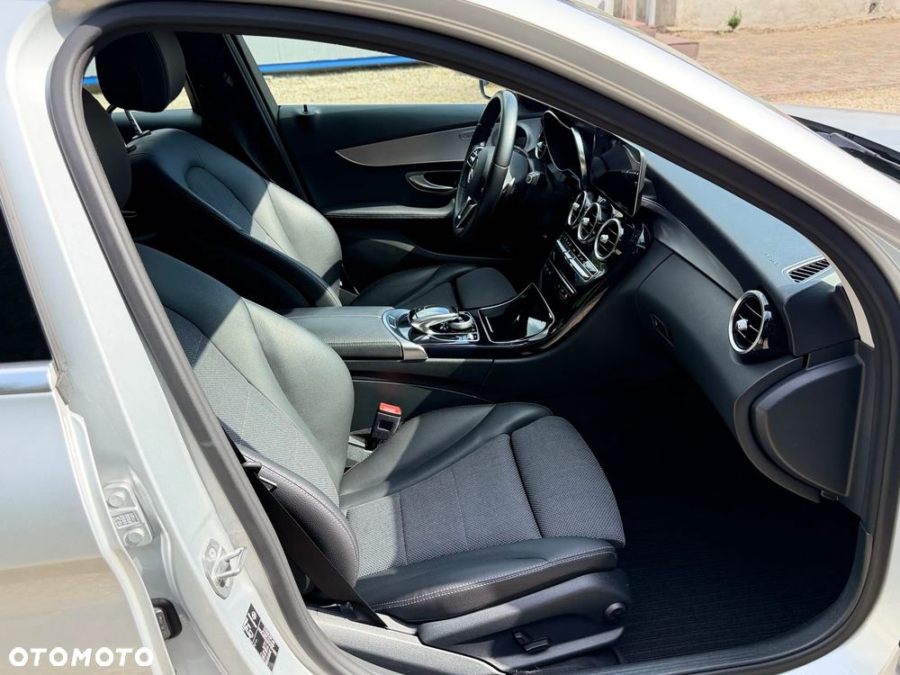 Mercedes-Benz Klasa C 180 9G-TRONIC Avantgarde - 29