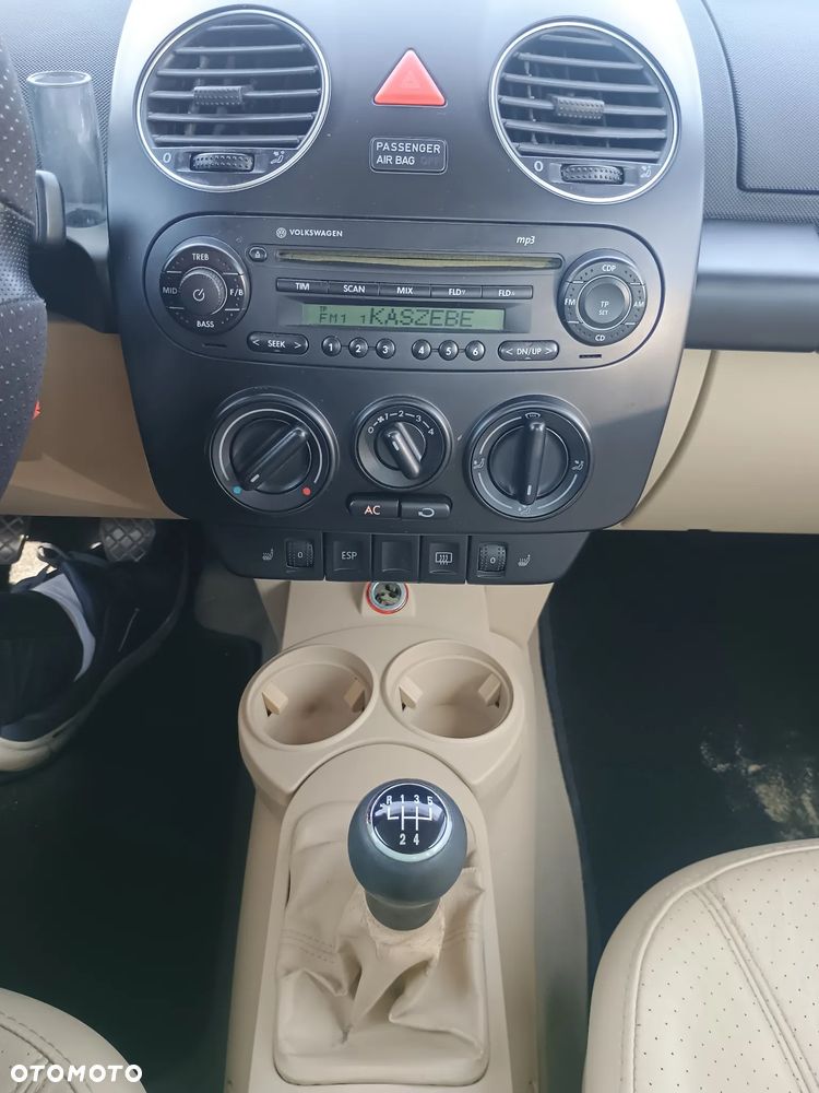 Volkswagen New Beetle - 13
