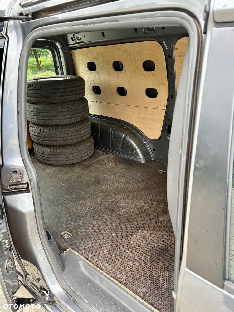 Volkswagen Caddy Maxi Comfortline - 12